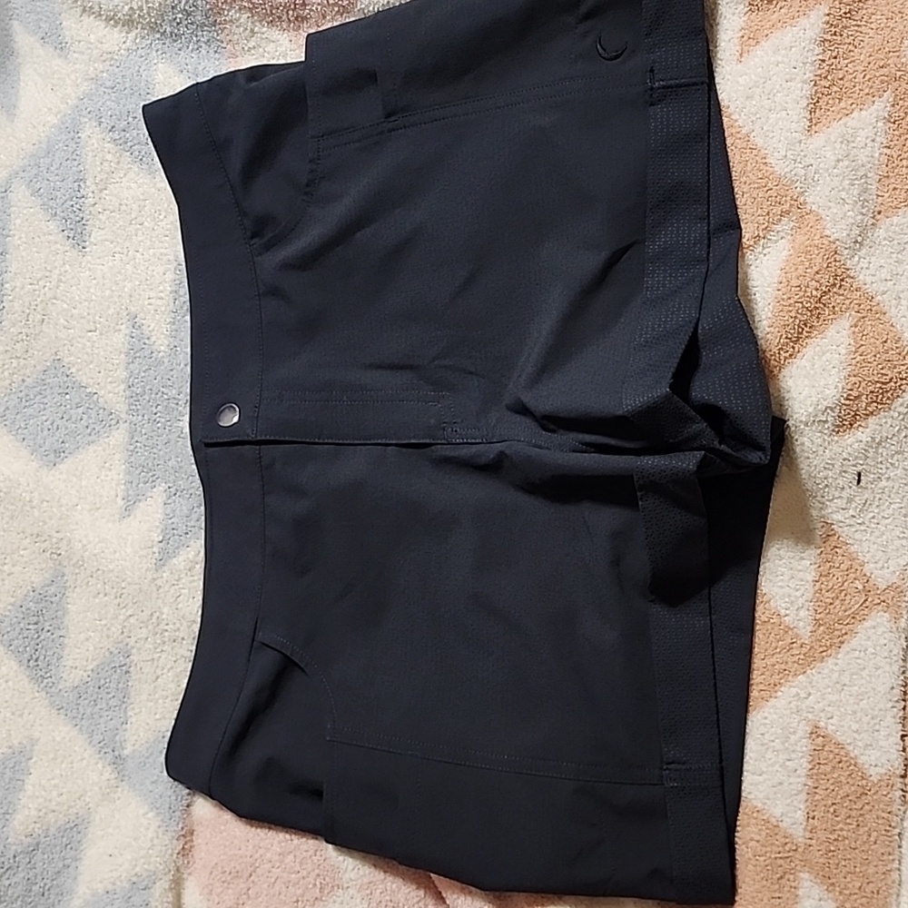 Zyia Shorts